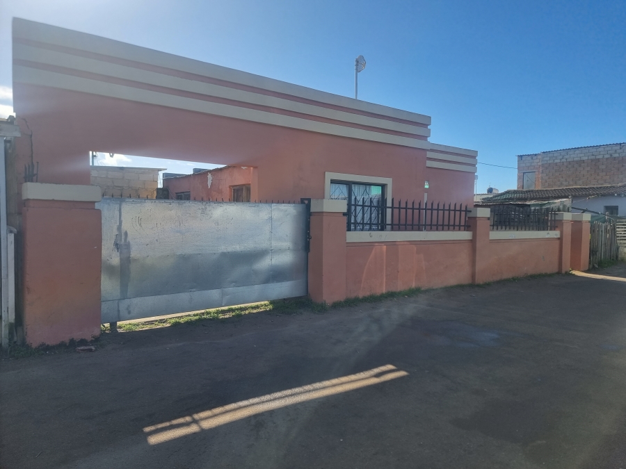 4 Bedroom Property for Sale in Kwanonqaba Western Cape